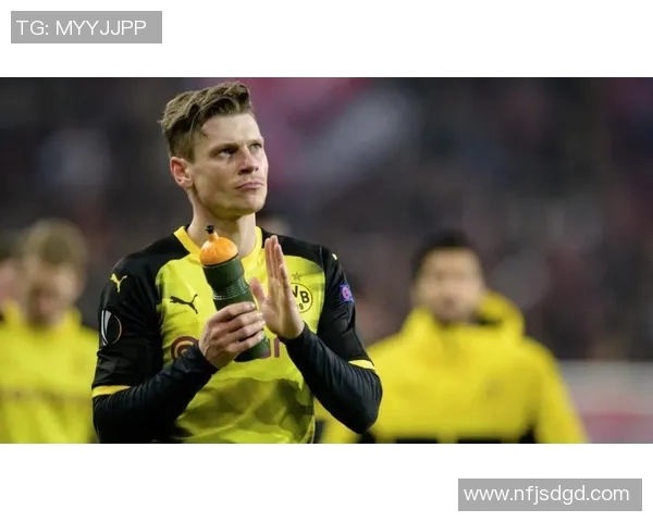 足球明星退役年龄探讨及其对职业生涯的影响分析